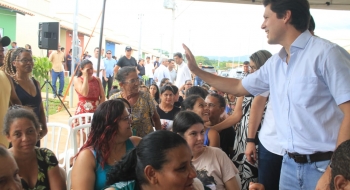 Governo de Goiás entrega casas a custo zero para moradores de Nova Aurora e Anhanguera